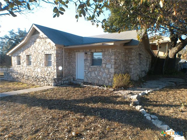 503 E Avenue G, Lampasas, TX 76550