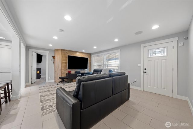 238 6th Ave SE, Soap Lake, WA 98851