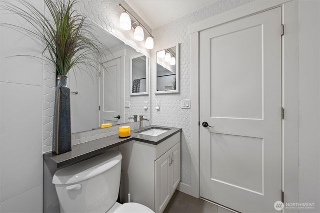 238 6th Ave SE, Soap Lake, WA 98851