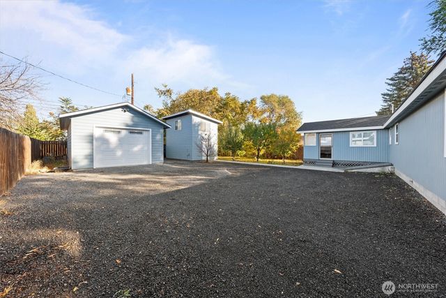 238 6th Ave SE, Soap Lake, WA 98851