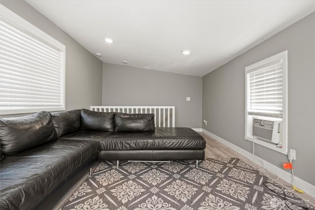 238 6th Ave SE, Soap Lake, WA 98851