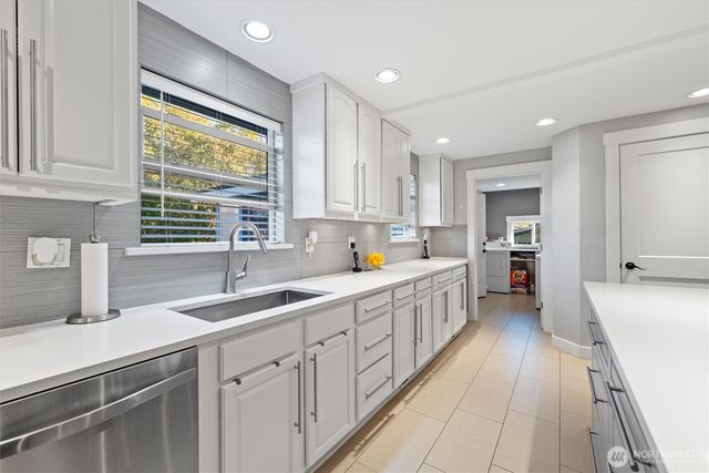 238 6th Ave SE, Soap Lake, WA 98851