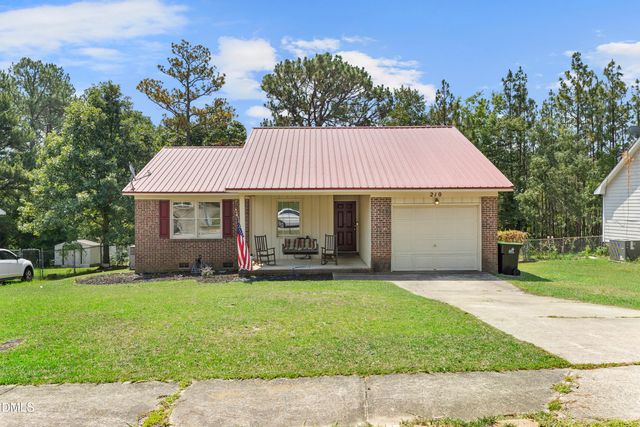 210 Eppingdale Drive, Spring Lake, NC 28390