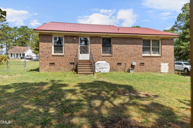 210 Eppingdale Drive, Spring Lake, NC 28390