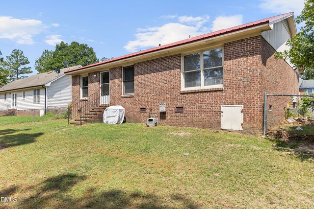 210 Eppingdale Drive, Spring Lake, NC 28390