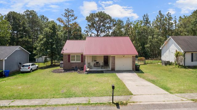 210 Eppingdale Drive, Spring Lake, NC 28390