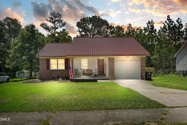 210 Eppingdale Drive, Spring Lake, NC 28390