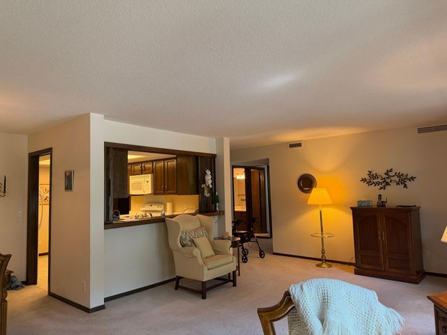 8549 Irwin Road 138, Bloomington, MN 55437
