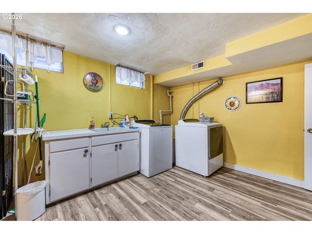 24203 Ne OREGON St, Wood Village, OR 97060