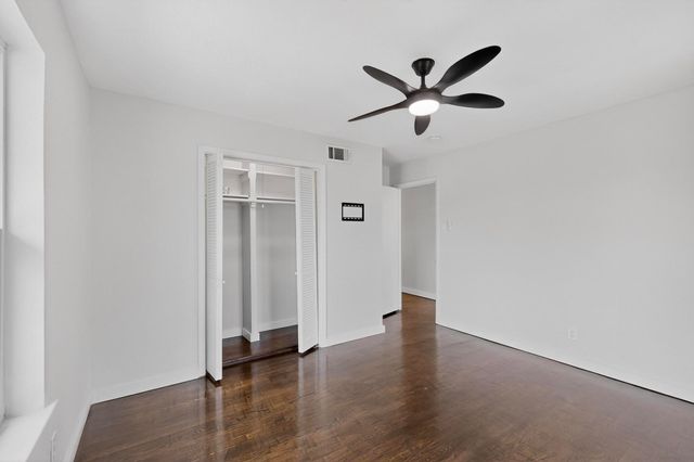 2812 San Medina Avenue, Dallas, TX 75228