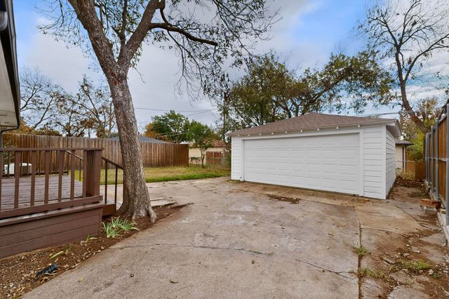 2812 San Medina Avenue, Dallas, TX 75228