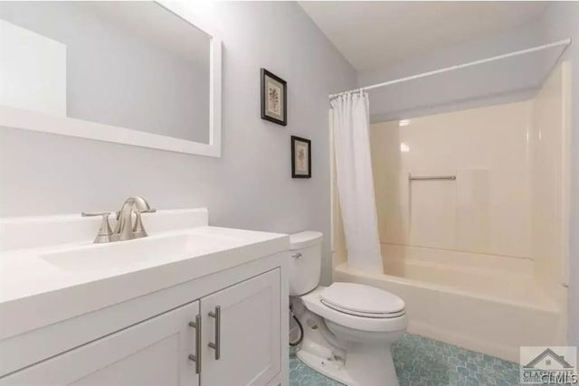 122 Longstreet Circle, Oxford, GA 30054