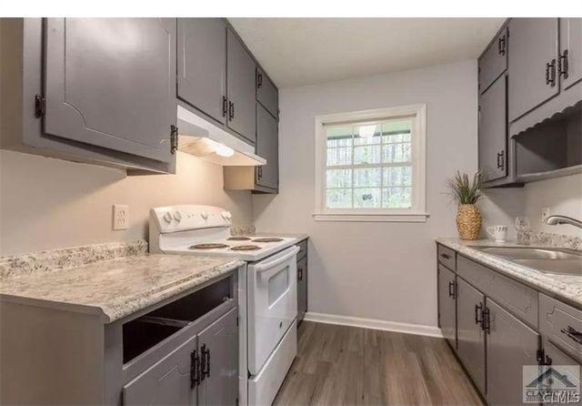 122 Longstreet Circle, Oxford, GA 30054