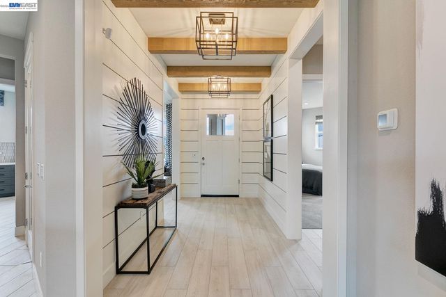 889 Conrad Street, Manteca, CA 95336