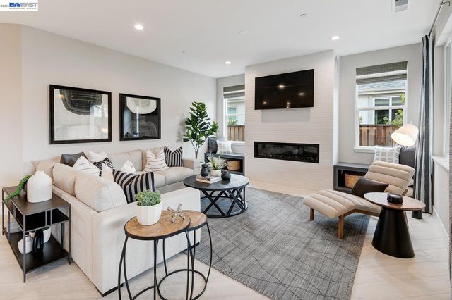 889 Conrad Street, Manteca, CA 95336