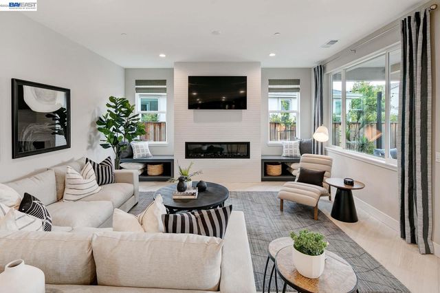 889 Conrad Street, Manteca, CA 95336