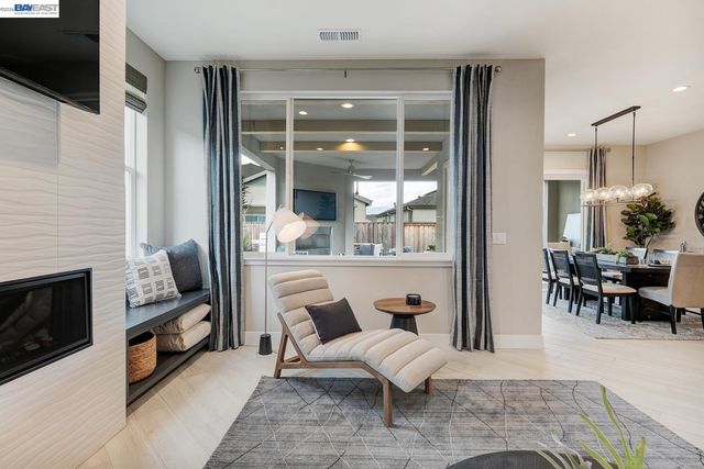 889 Conrad Street, Manteca, CA 95336