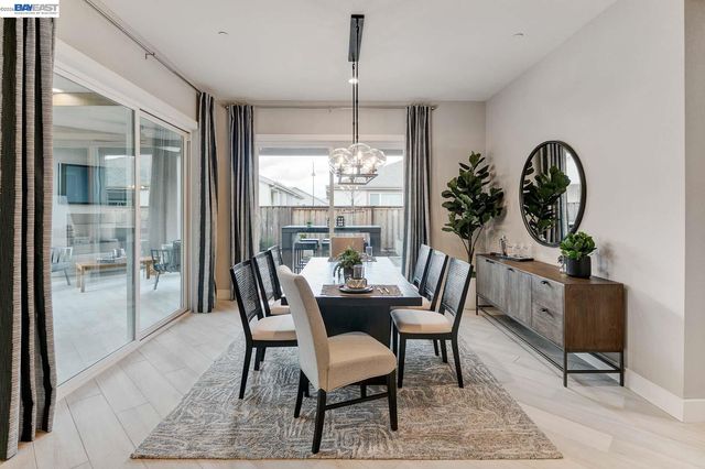 889 Conrad Street, Manteca, CA 95336