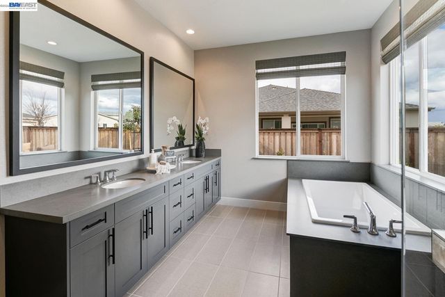 889 Conrad Street, Manteca, CA 95336