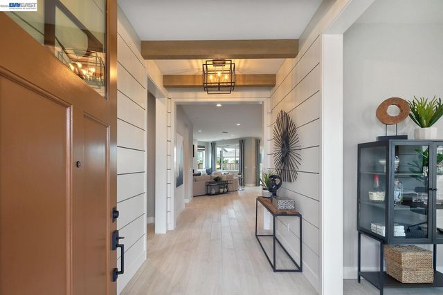 889 Conrad Street, Manteca, CA 95336