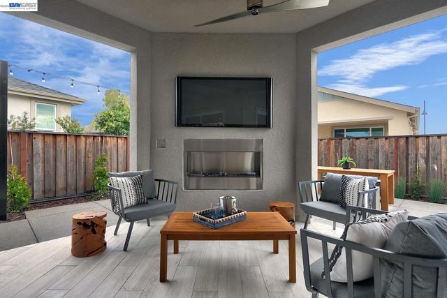 889 Conrad Street, Manteca, CA 95336