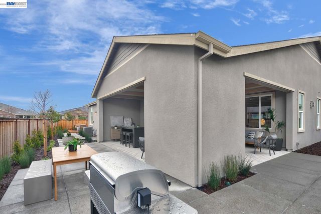 889 Conrad Street, Manteca, CA 95336