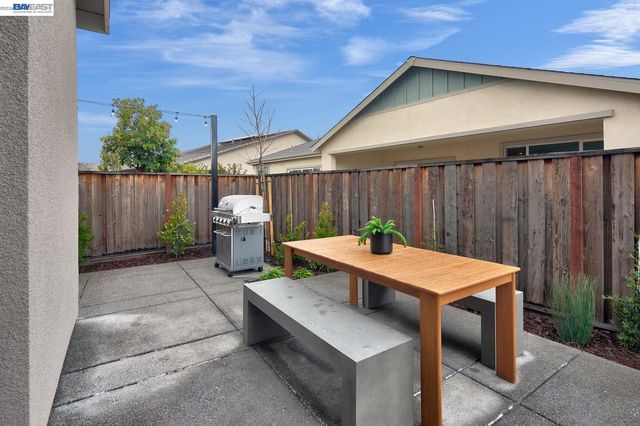 889 Conrad Street, Manteca, CA 95336