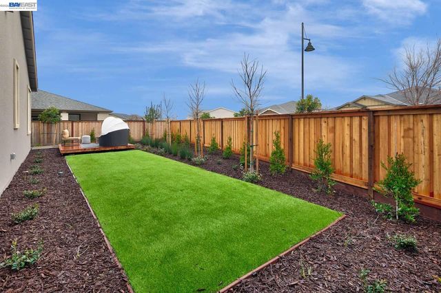 889 Conrad Street, Manteca, CA 95336