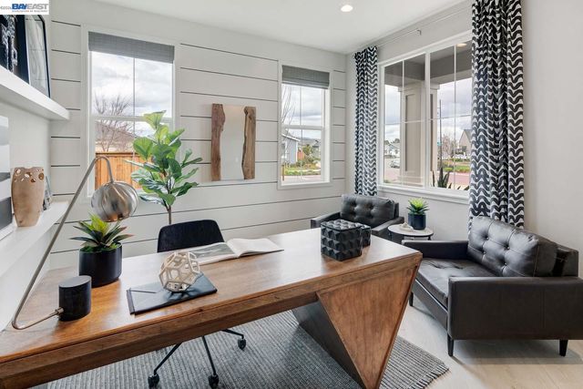 889 Conrad Street, Manteca, CA 95336