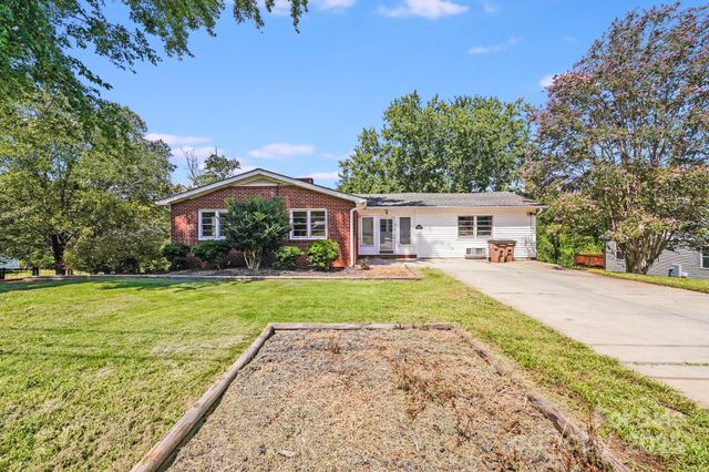830 Cabaniss Drive, Shelby, NC 28150