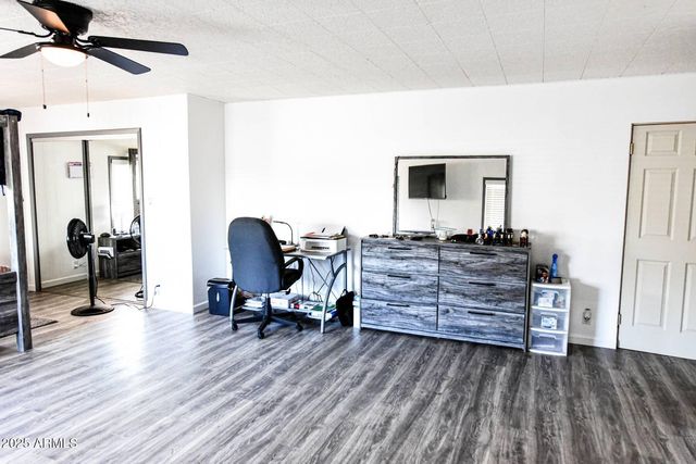 5674 S MIAMI GARDENS Drive, Miami, AZ 85539