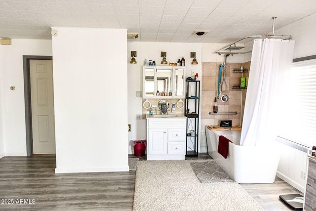 5674 S MIAMI GARDENS Drive, Miami, AZ 85539