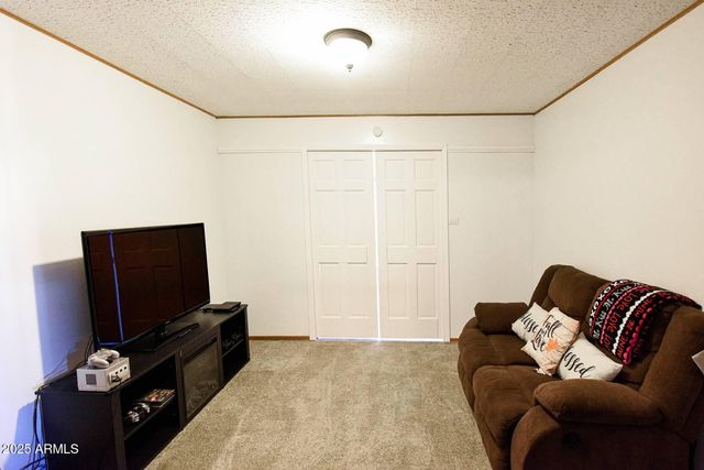 5674 S MIAMI GARDENS Drive, Miami, AZ 85539