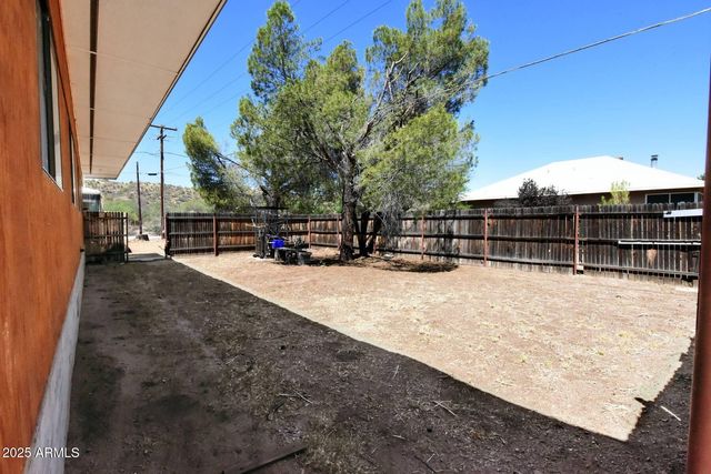 5674 S MIAMI GARDENS Drive, Miami, AZ 85539