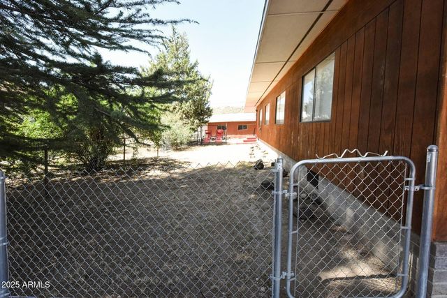 5674 S MIAMI GARDENS Drive, Miami, AZ 85539