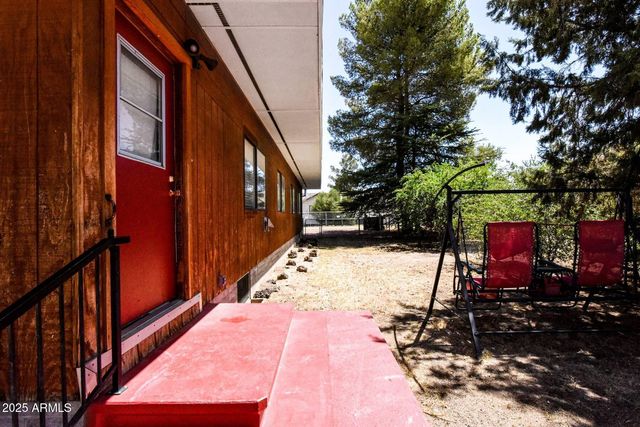 5674 S MIAMI GARDENS Drive, Miami, AZ 85539