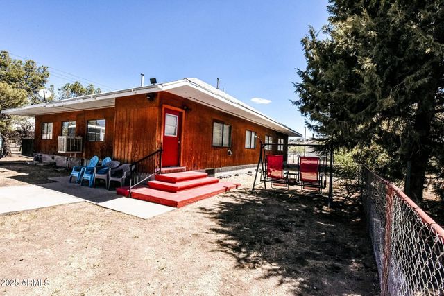 5674 S MIAMI GARDENS Drive, Miami, AZ 85539