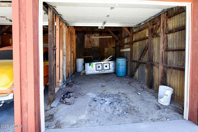 5674 S MIAMI GARDENS Drive, Miami, AZ 85539