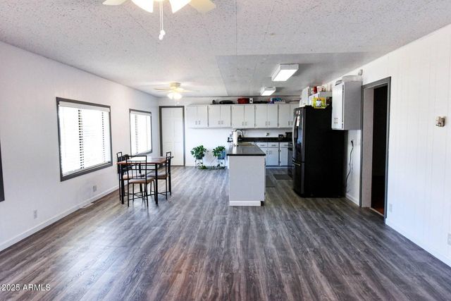 5674 S MIAMI GARDENS Drive, Miami, AZ 85539