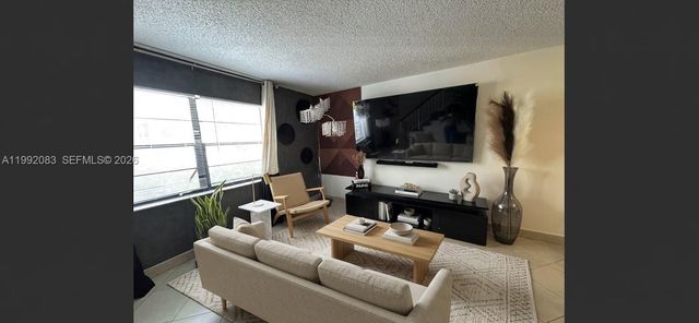 3530 NW 116th Ter, Coral Springs, FL 33065