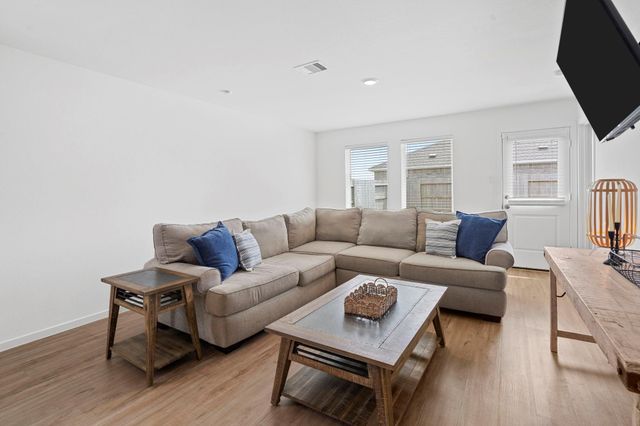 1106 Rustic Willow Drive, Beasley, TX 77417