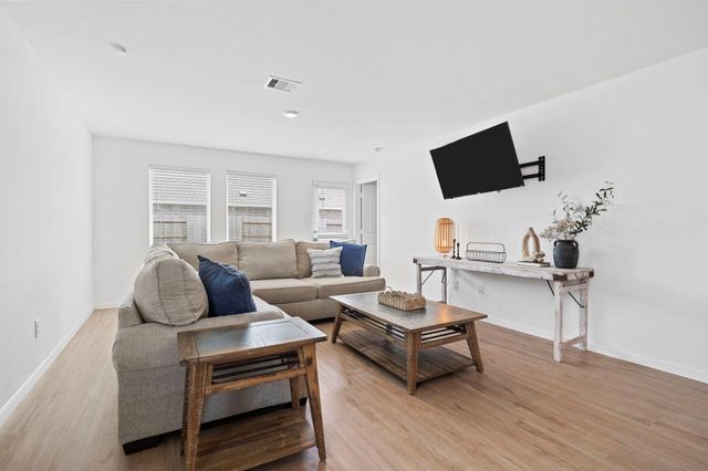 1106 Rustic Willow Drive, Beasley, TX 77417