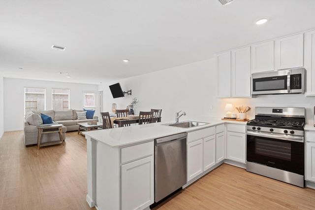 1106 Rustic Willow Drive, Beasley, TX 77417