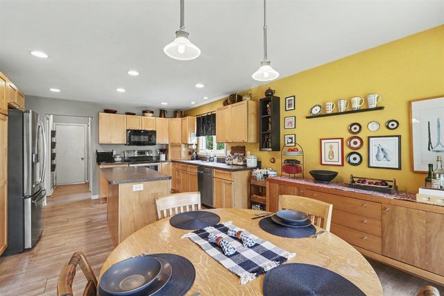 1696 W Ellsworth Road, Ann Arbor, MI 48108