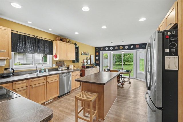 1696 W Ellsworth Road, Ann Arbor, MI 48108