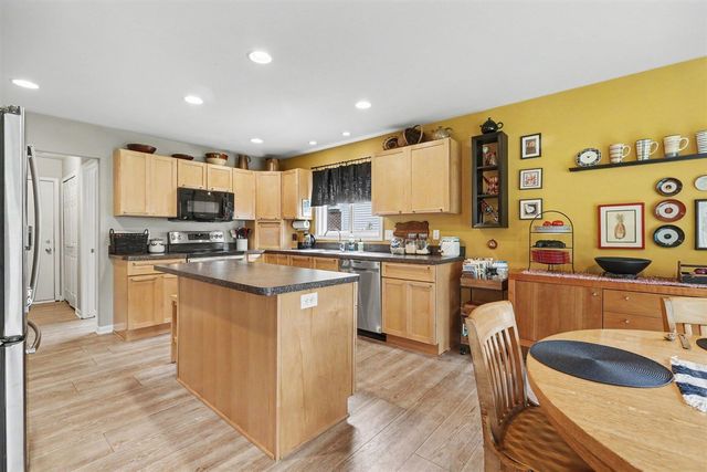 1696 W Ellsworth Road, Ann Arbor, MI 48108