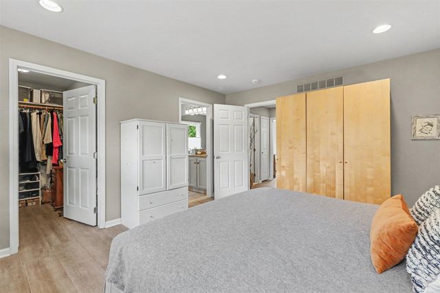 1696 W Ellsworth Road, Ann Arbor, MI 48108