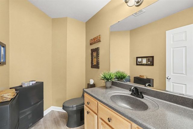 1696 W Ellsworth Road, Ann Arbor, MI 48108