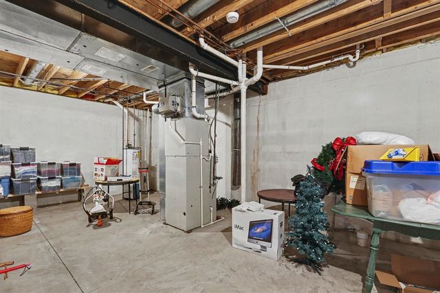 1696 W Ellsworth Road, Ann Arbor, MI 48108