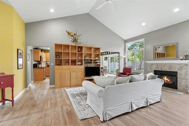 1696 W Ellsworth Road, Ann Arbor, MI 48108